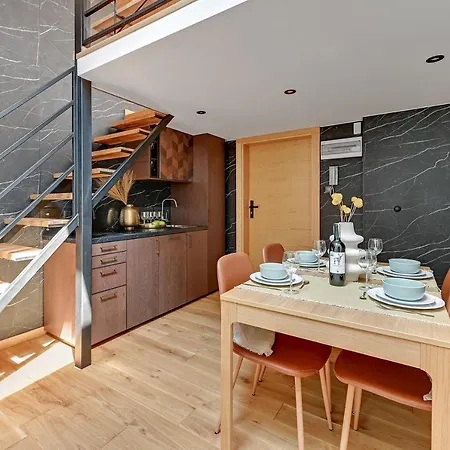 Royal - Winieckiego *