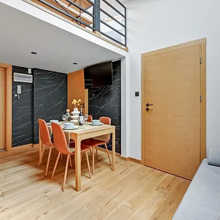 Royal - Winieckiego Апартаменти *