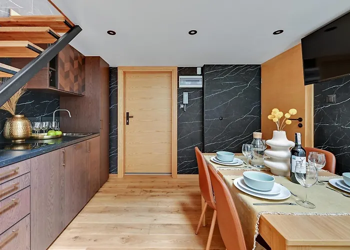 Royal - Winieckiego Апартаменти *